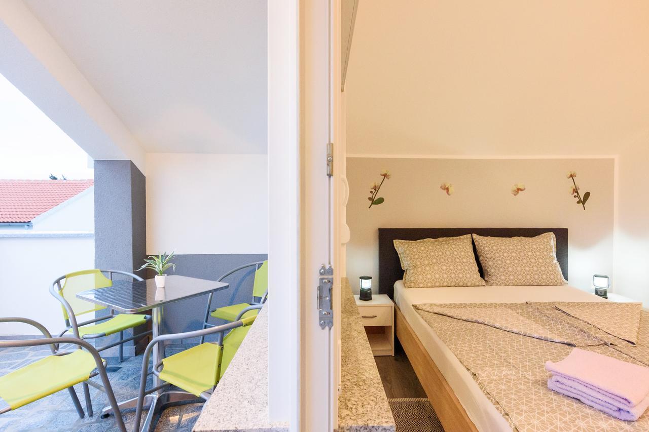 Apartmani Orhideja Gornji Karin Exteriör bild