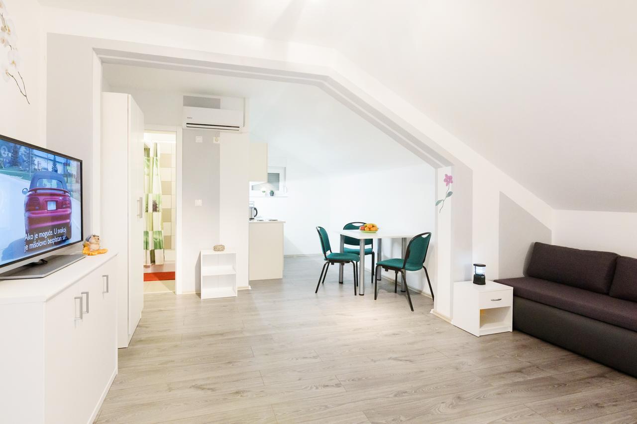 Apartmani Orhideja Gornji Karin Exteriör bild