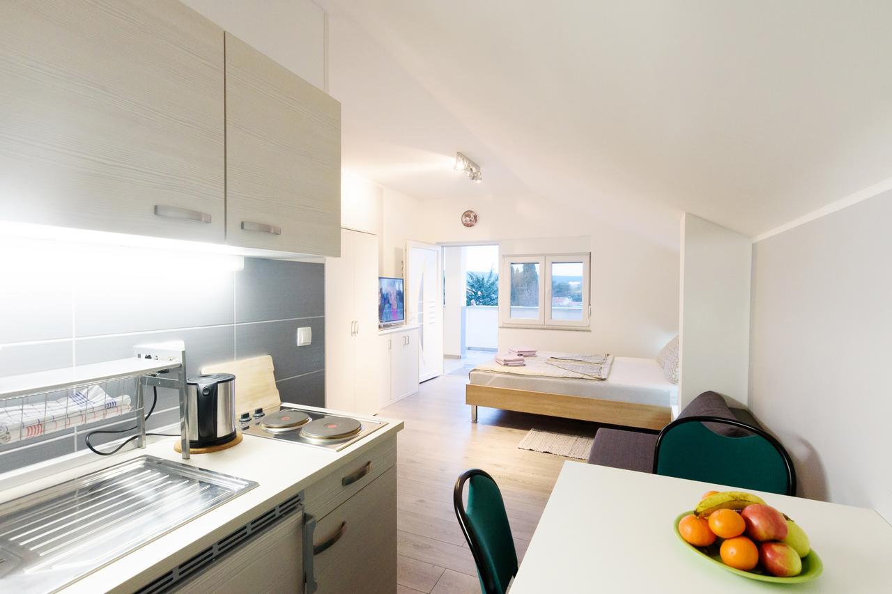 Apartmani Orhideja Gornji Karin Exteriör bild