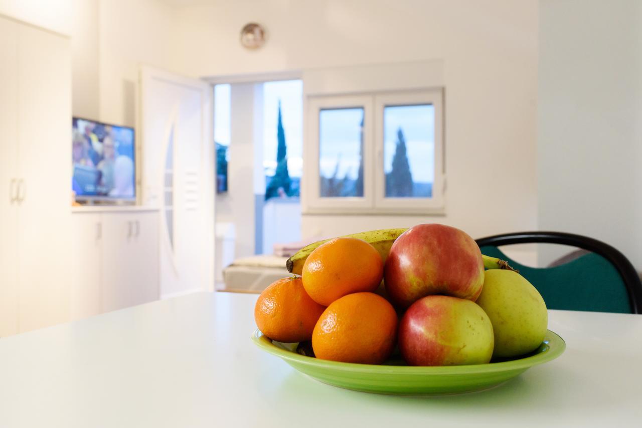 Apartmani Orhideja Gornji Karin Exteriör bild