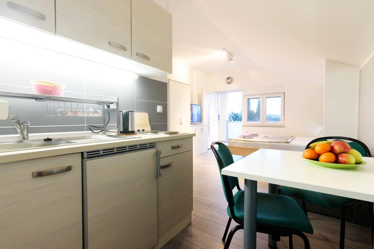 Apartmani Orhideja Gornji Karin Exteriör bild