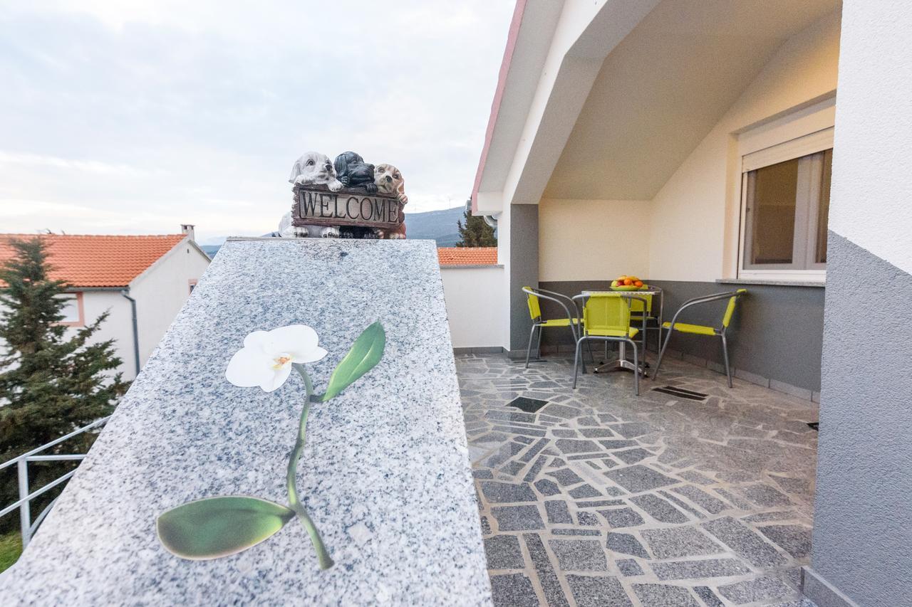 Apartmani Orhideja Gornji Karin Exteriör bild