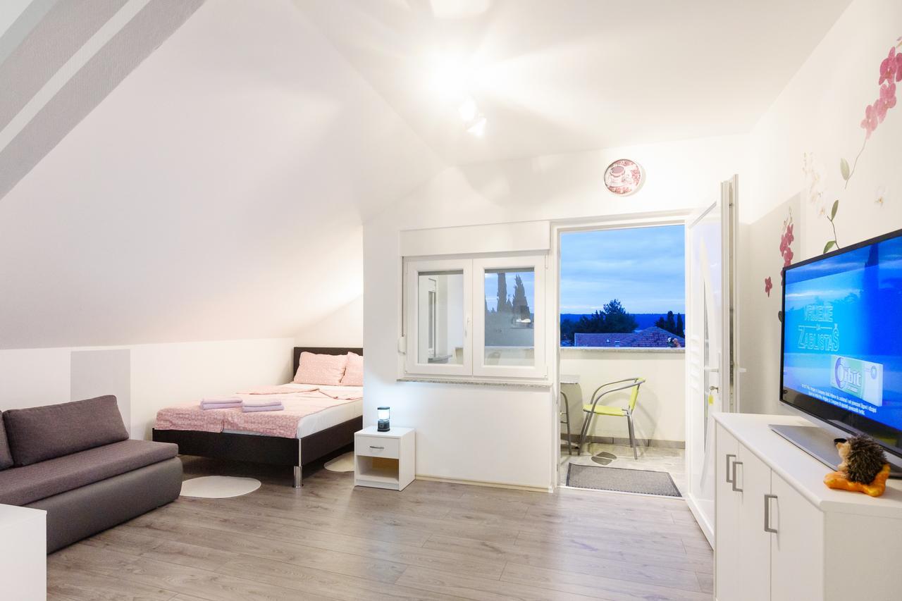 Apartmani Orhideja Gornji Karin Exteriör bild