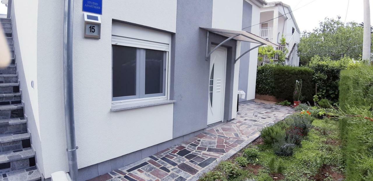 Apartmani Orhideja Gornji Karin Exteriör bild